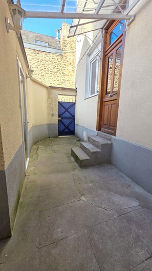 Property grounds - Bicotea: calm & old-world charm, reinterpreted (Le Mans)