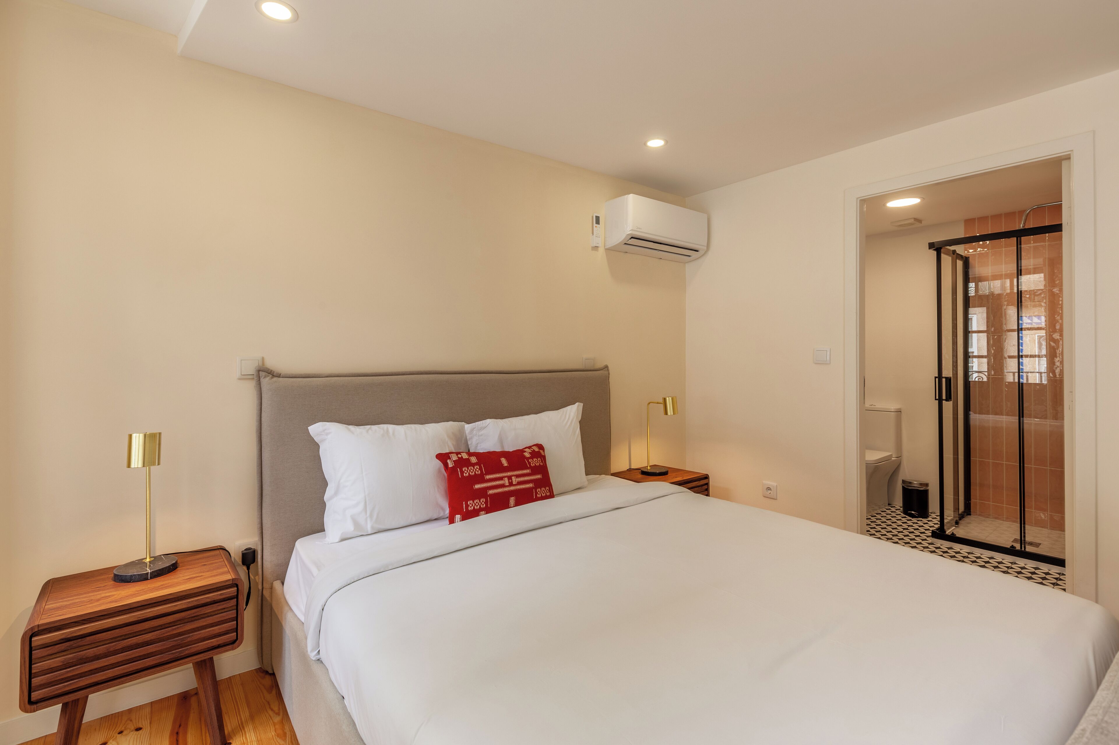 Studio | Cribs/infant beds, free WiFi, bed sheets