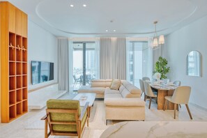 奢华公寓, 1 间卧室, 空调, 部分海景 | 客厅 | 35-厘米智能电视（配备数码频道）