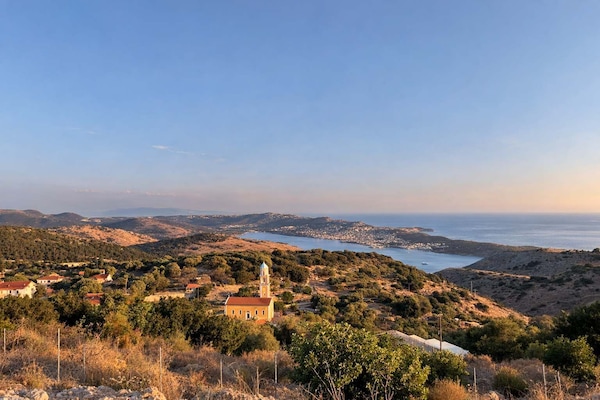 Panoramic Coastal Landscape from Elevated Location
Wide-open views over hills, bay, and horizon.