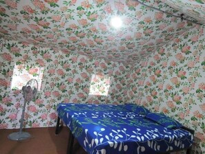 Deluxe Tent | Free WiFi - Camp Kalsi The river side camp (Nainital)