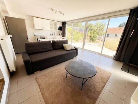 TV. Large 3-room apartment 2 min from Orly