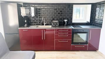 Refrigerador, microondas, horno, lavavajillas