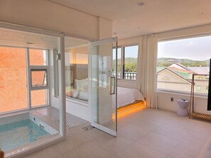 Double Room, Sea View | Premium bedding, free WiFi, bed sheets - Daecheon I-Ocean Pool Villa Hotel (Boryeong)