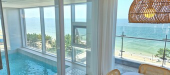 Daecheon I-Ocean Pool Villa Hotel