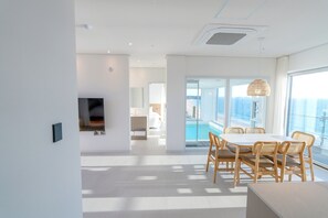 Suite, Sea View | Dining - Daecheon I-Ocean Pool Villa Hotel (Boryeong-si)