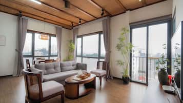 Chambre Simple Luxe, 1 chambre, non-fumeurs, vue ville | Bureau, espace de travail pour ordinateur portable