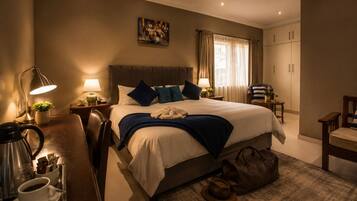 Standard Double Room | Desk, laptop workspace, blackout drapes, free WiFi