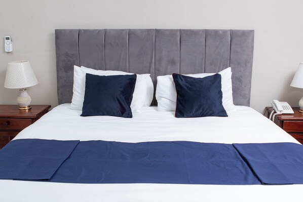 Standard Double Room | Desk, laptop workspace, blackout drapes, free WiFi - Kentucky Hotel (Harare)