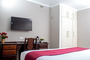 Single Room | Desk, laptop workspace, blackout drapes, free WiFi - Kentucky Hotel (Harare)