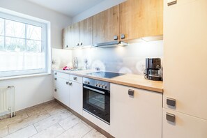 Microwave, oven, stovetop, dishwasher - House at the paddock 1 + 3 (Fehmarn)