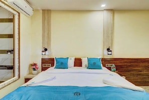 Double Room | Free WiFi - Hotel Green County (Bhilar)