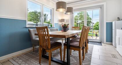 Apartment „Idyllisches Dorfhaus vor Usedom“ mit privatem Pool, Terrasse & WLAN