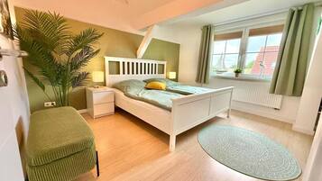 Iron/ironing board, WiFi, bed sheets