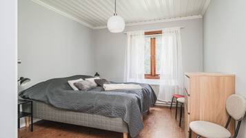 Fer et planche Ă repasser, Wi-Fi, draps fournis