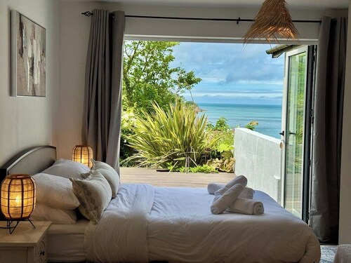 Seawood Villa • Devon • SeaViews • Beachfront