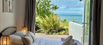 Seawood Villa • Devon • SeaViews • Beachfront