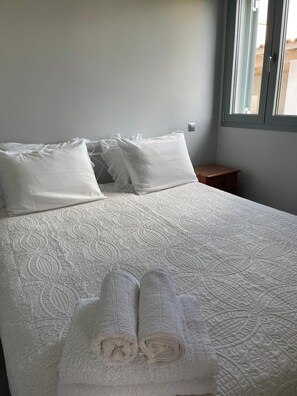 Tabla de planchar con plancha y wifi