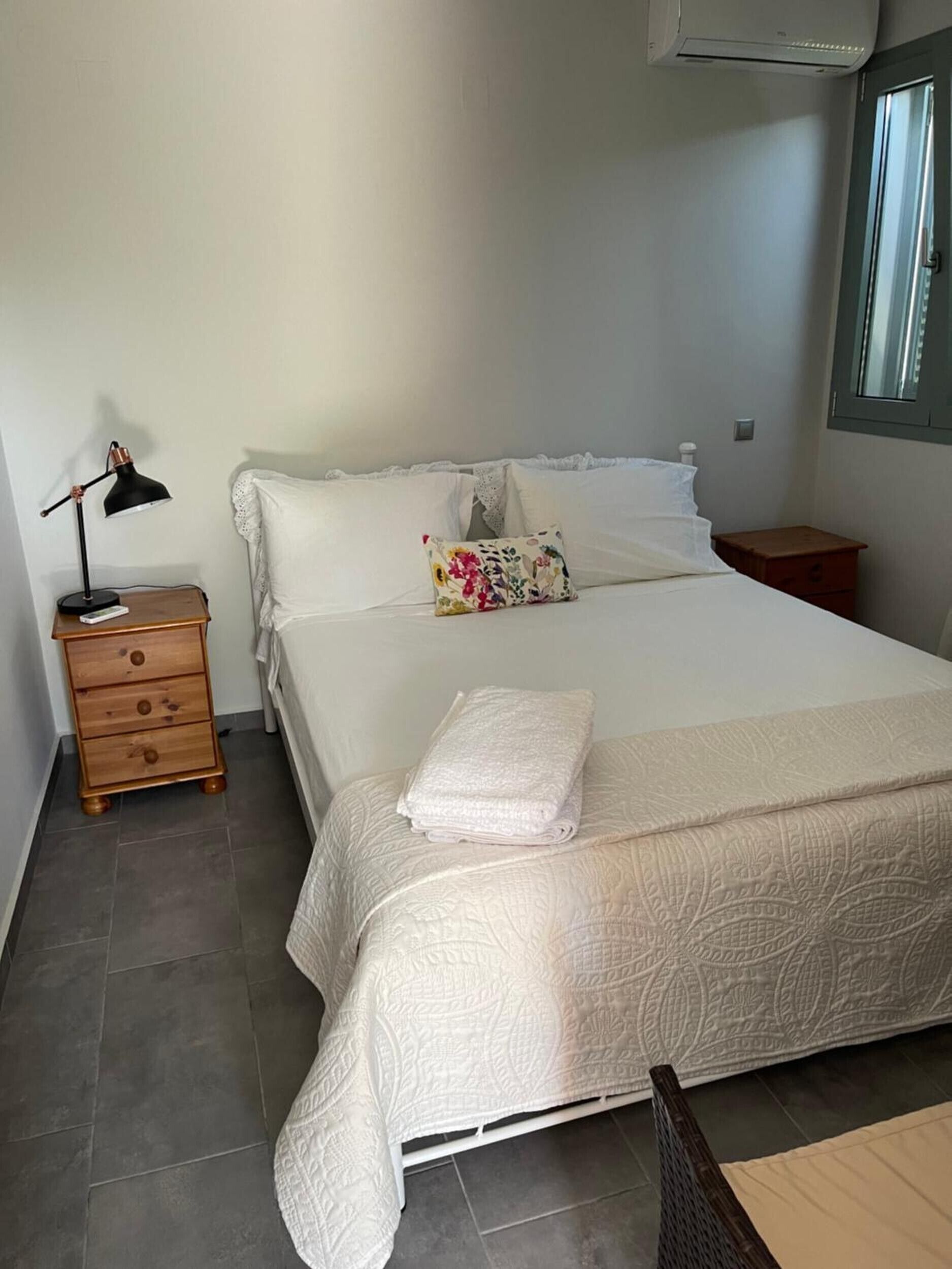 Iron/ironing board, WiFi