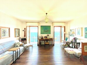 TV - ✨ D1MORA Riviera: an Art Nouveau dream on the Gardone Riviera lakefront ✨ (Gardone Riviera)