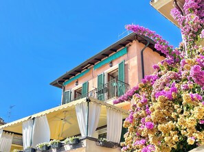 Exterior detail - ✨ D1MORA Riviera: an Art Nouveau dream on the Gardone Riviera lakefront ✨ (Gardone Riviera)