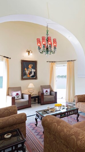 Lobby lounge - Junia Bagh A Lakeside Homestay (Kekri)