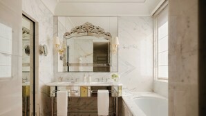 Unclassified image, 5 of 53, button - Danieli, A Four Seasons Hotel, Venice (Venice)
