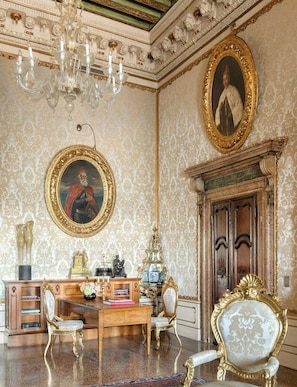 Living area - Danieli, A Four Seasons Hotel, Venice (Venice)