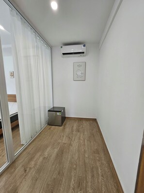 Apartamento, sacada, vista para o lago | Parte interna