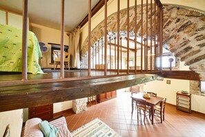 Interior - Cozy Apartment in the Heart of Casal Velino (Casal Velino)