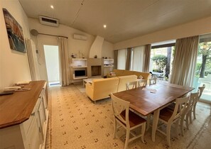 Villa, 4 Bedrooms, Balcony, Garden View | Dining room - Charming and Tastefully Furnished Villa Steps From the sea (Lignano Sabbiadoro)