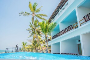 Outdoor pool - 36 Palms Residency- Sea View Villa (Kochi)