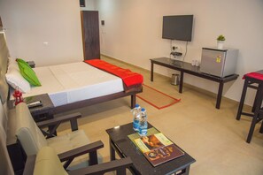 Deluxe Double Room - 36 Palms Residency- Sea View Villa (Kochi)