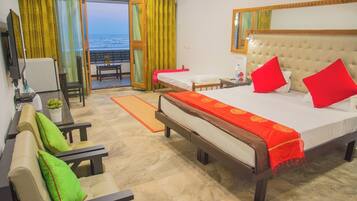 Deluxe Double Room | Desk, laptop workspace, free WiFi