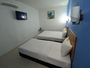 Standard Triple Room | Free WiFi - Midah Inn Puchong (Seri Kembangan)