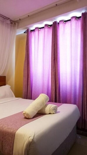 Wifi gratis y ropa de cama 