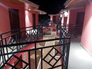Interior detail - Savannah Paradise Hotel Makindu (Makindu)