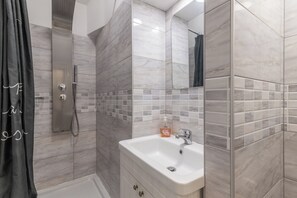 Studio, 1 Bedroom, Smoking, Patio | Bathroom - Private Little House, Studio Invita (Kanfanar)