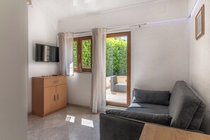 Studio, 1 Bedroom, Smoking, Patio | Living room - Private Little House, Studio Invita (Kanfanar)