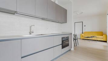 Kühlschrank, Geschirrspüler, Toaster