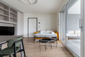 3 bedrooms, iron/ironing board - GuestHost - Spacious and modern 75 square meters apartment, perfect for six people, located on the second floor of a building with an elevator (NOT accessible to guests with disabilities).The property is located in a quiet area, allowing our guests to ex (Milan)
