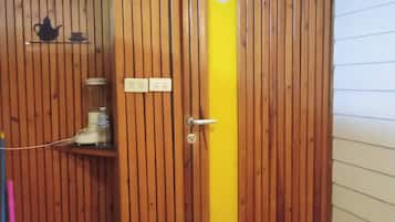 Apartment, 1 Bedroom, Accessible, Smoking | Interior