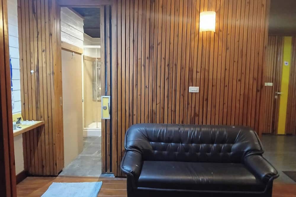 Spacious City-view Apartment With Modern Amenities in Krung Thep