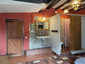 Accès Internet, draps fournis