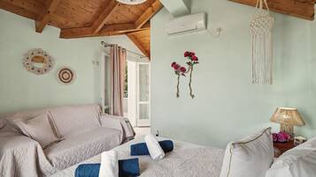 2 bedrooms, iron/ironing board, WiFi, bed sheets