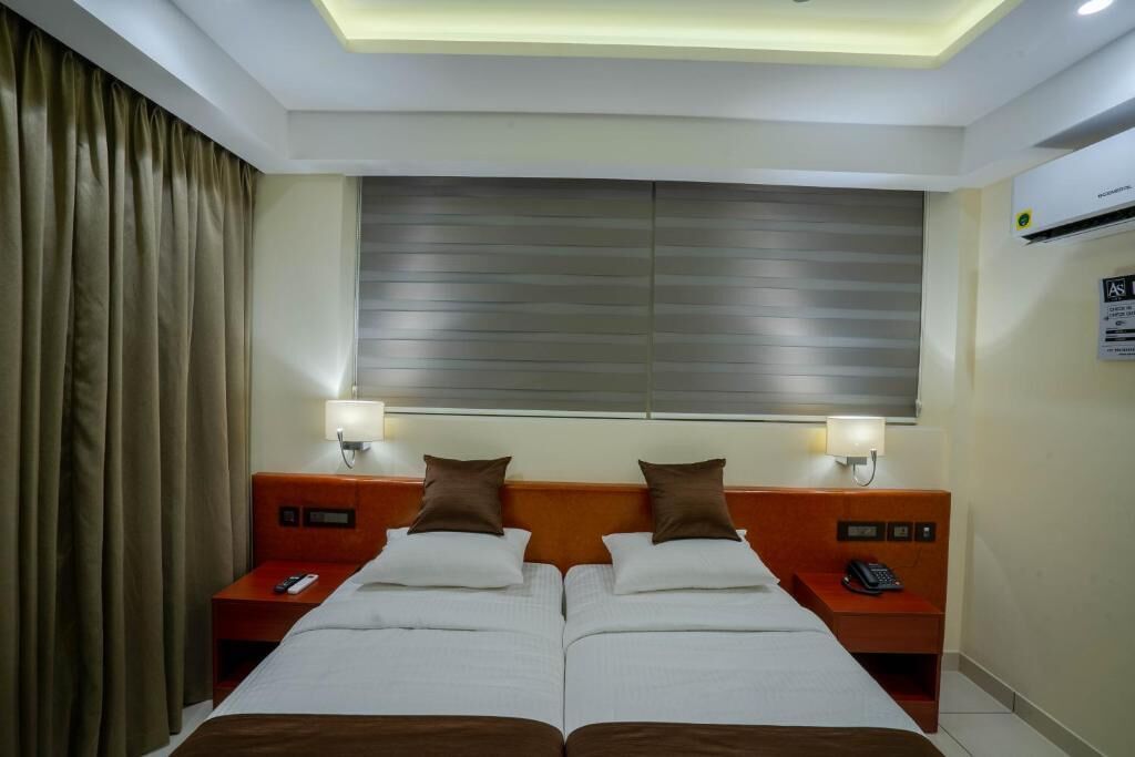 Desk, laptop workspace, free WiFi