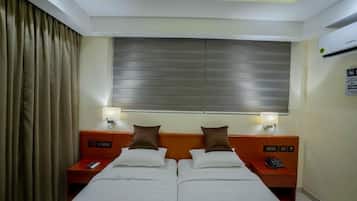 Desk, laptop workspace, free WiFi