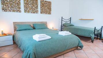 Fer et planche Ă repasser, Wi-Fi, draps fournis