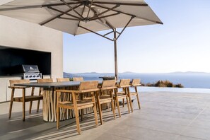 Outdoor dining - Villa Teseo with private pool - My Rental Homes (Mykonos)
