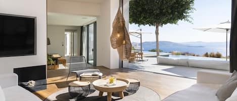 Iron/ironing board, free WiFi